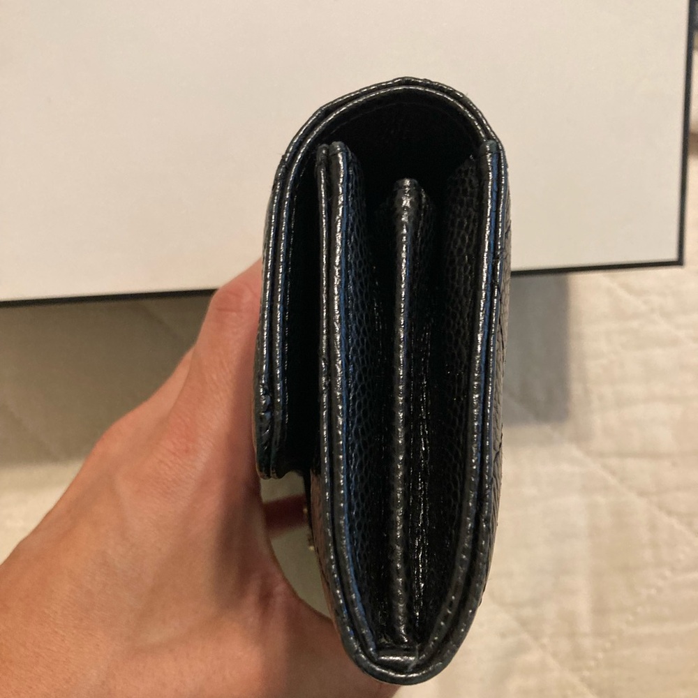 CHANEL CLASSIC BLACK CAVIAR FLAP WALLET - Picture 4 of 7